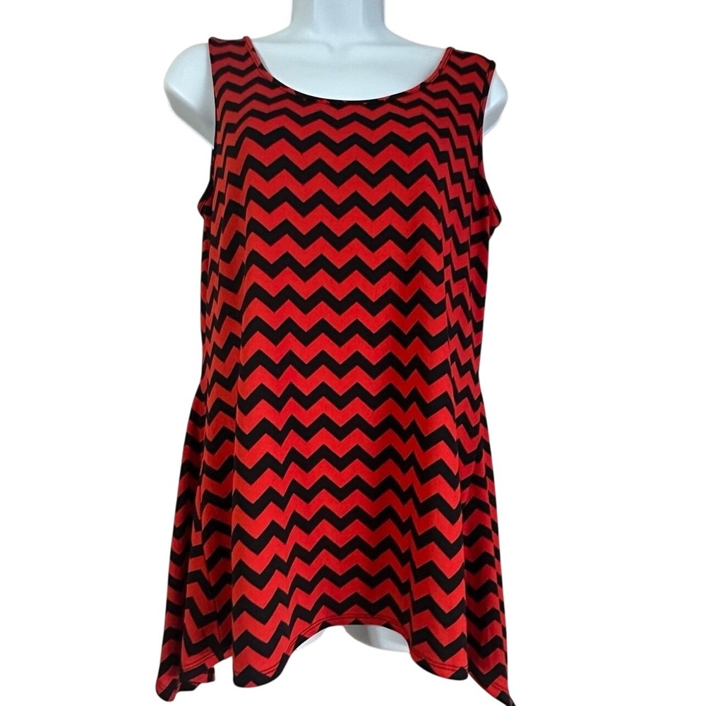 Red and Black Chevron Sleeveless Top - HotTopic vibes! Sz Med ! Summertime !